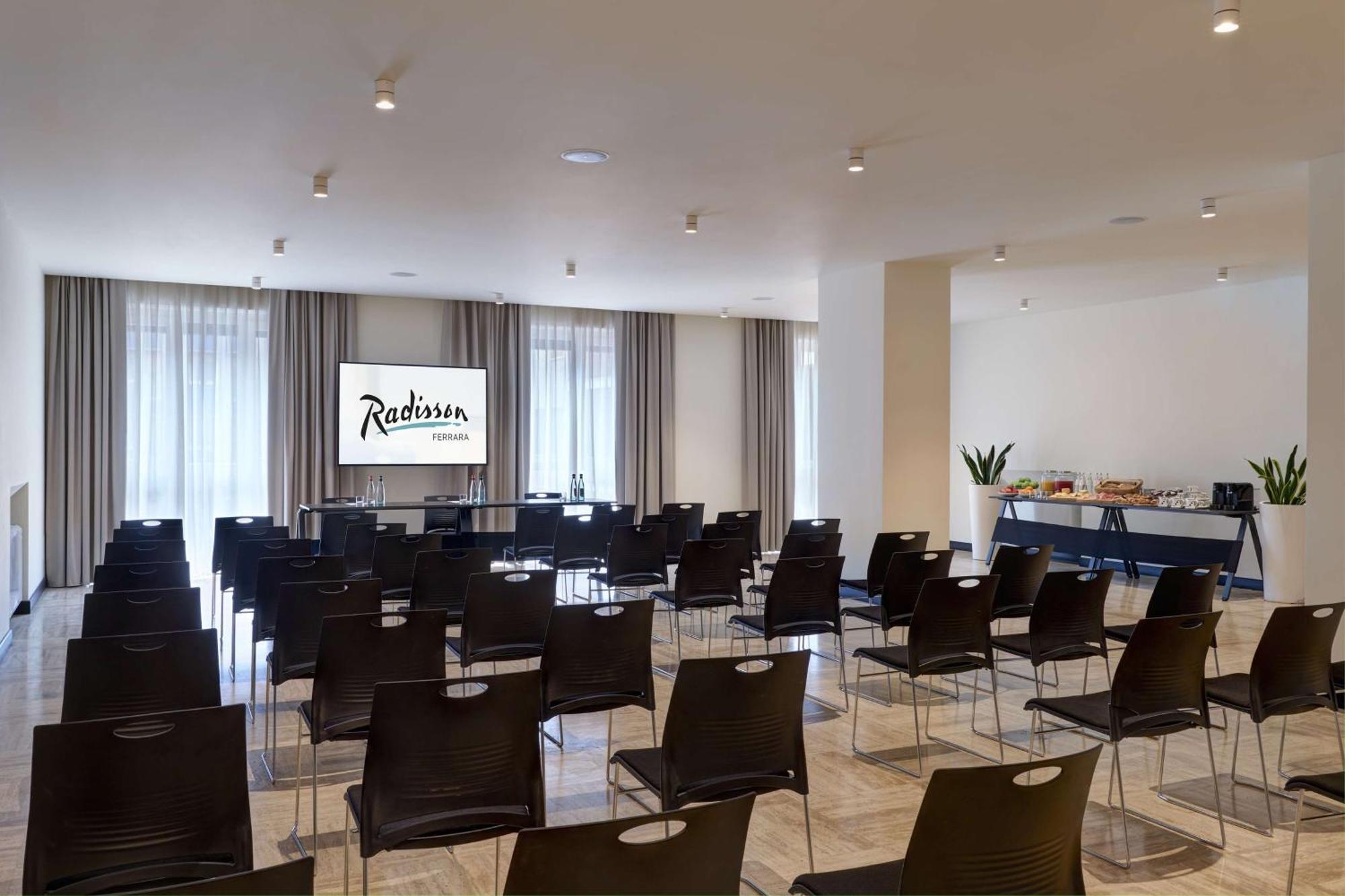 Radisson Hotel Ferrara Eksteriør billede